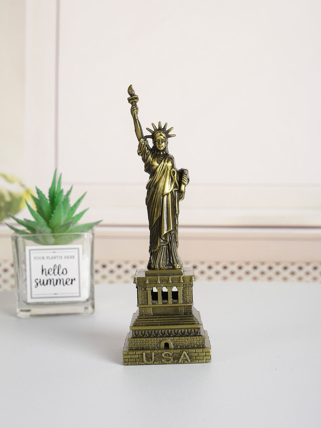 Experience the iconic symbol of freedom and unity with our stunning Statue of Liberty art decoration. Made with intricate details, this piece is a must-have for any patriotic decor. Made for those who appreciate history and art, our decoration is a timeless addition to your home.