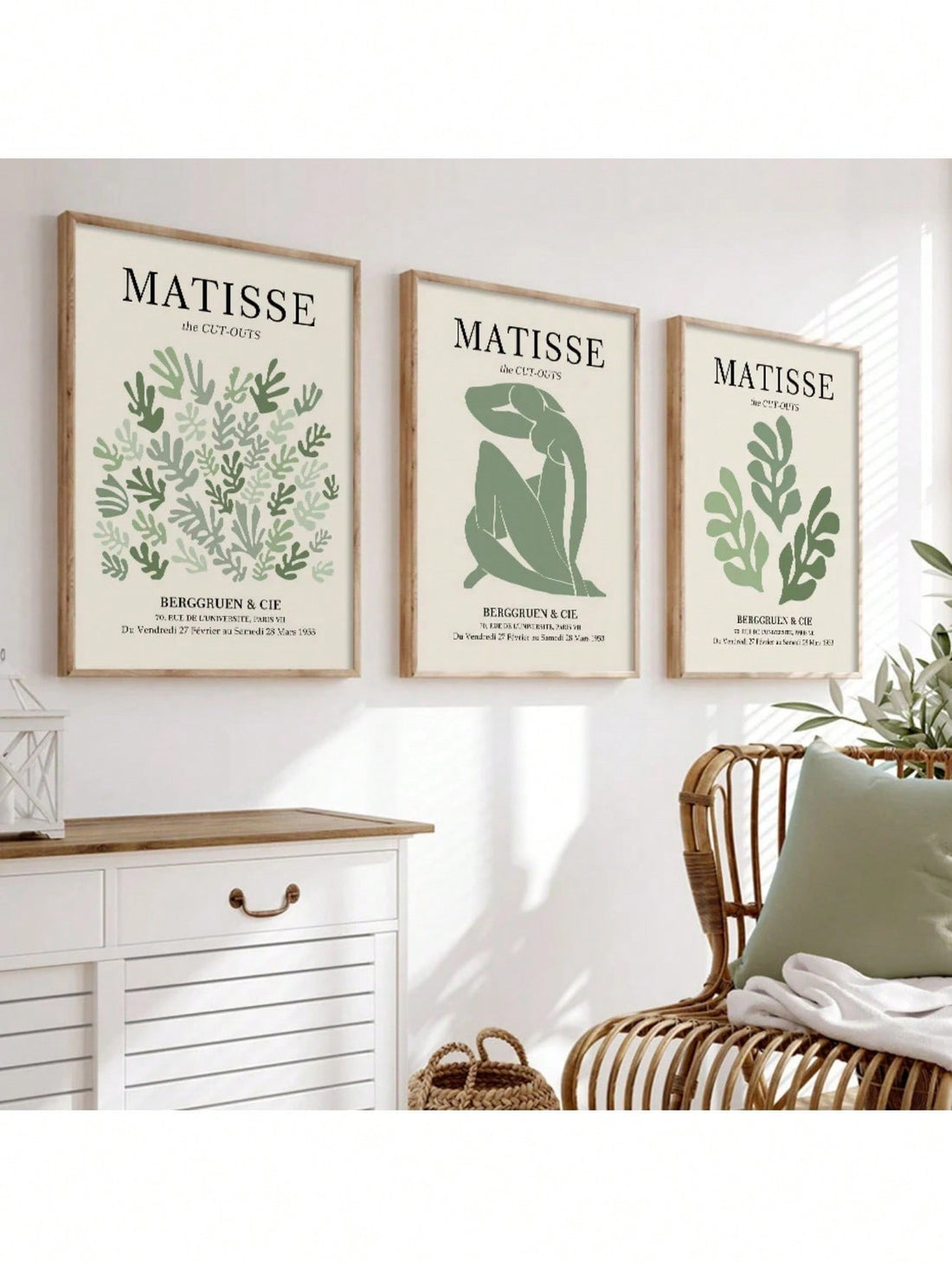 Explore the beauty of nature with our Matisse &amp; Picasso inspired abstract green botanical canvas print. This modern wall art will add a touch of elegance to your home decor, while bringing the outdoors inside. Infuse your space with the perfect balance of art and nature.