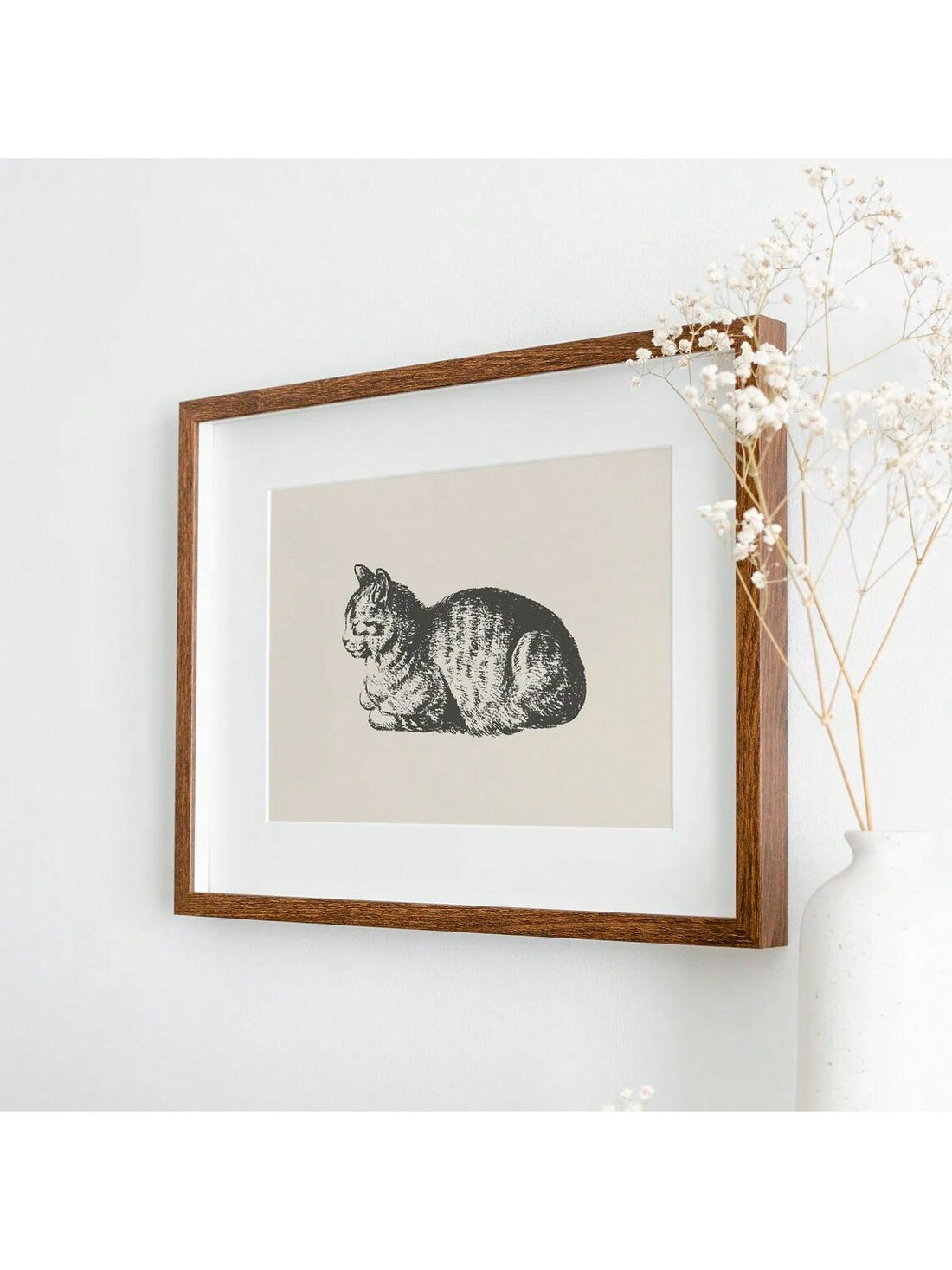 This vintage cat art print is the perfect addition to any cat lover's living room or bedroom. The boho style adds a decorative touch, while the high-quality print captures the beauty of cats. Show your love for felines with this unique and thoughtful gift.