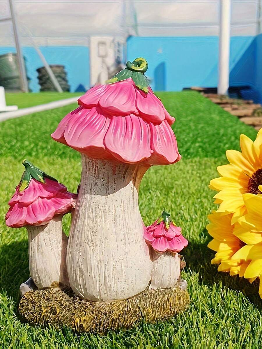 Small mushroom house garden ornament displayed with size guide for balcony planter decor
