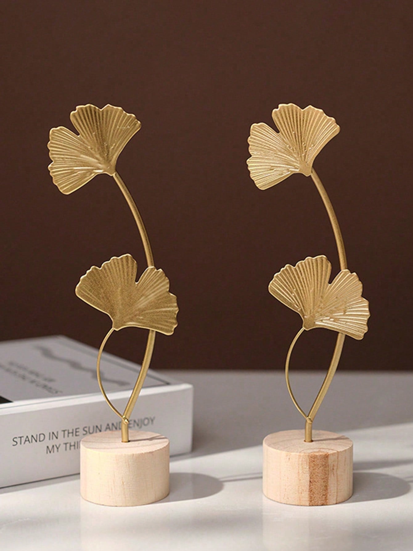 This elegant Nordic ginkgo leaf iron art ornament is designed to add a touch of luxury to your home decor. Its intricate design and high-quality iron material make it a perfect addition to living spaces and festive celebrations. A must-have for anyone looking to elevate their interior design with a touch of sophistication.