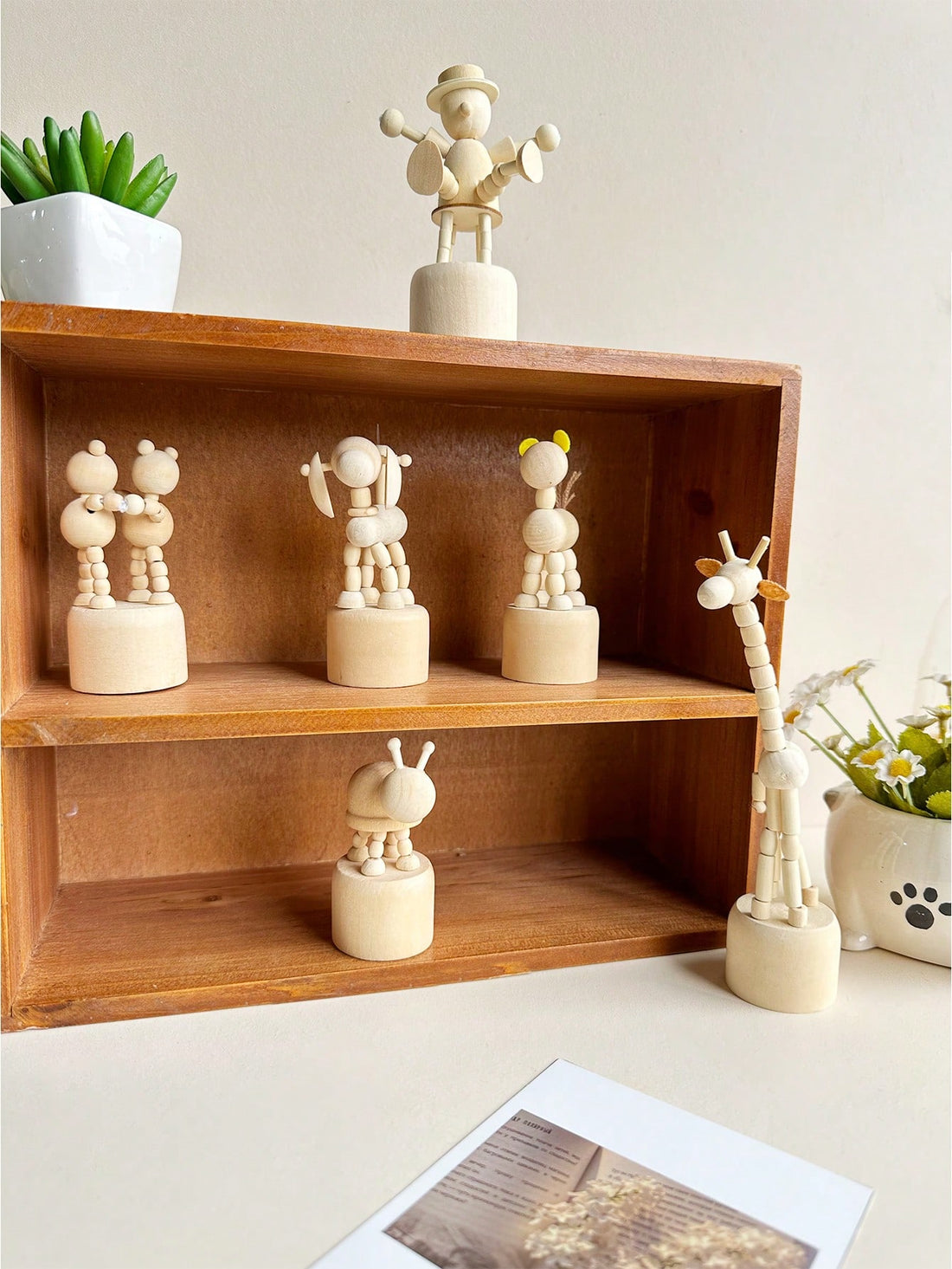 This European style animal desktop decoration will bring charm to your home. Made with expert craftsmanship, it will add a touch of sophistication to any room. With its elegant design and high-quality materials, it is the perfect addition to your home decor.