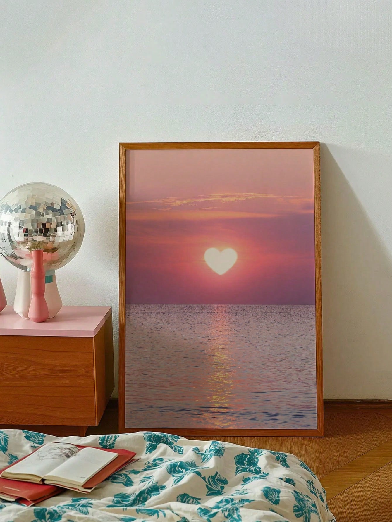 Enhance your modern living space with this frameless Ocean Pink decorative painting. Its subtle yet captivating hues bring a serene coastal ambiance, perfect for both living rooms and bedrooms. Designed without a frame, it offers a sleek, contemporary look that seamlessly integrates with minimalist decor, adding a refined artistic touch without overwhelming your walls.