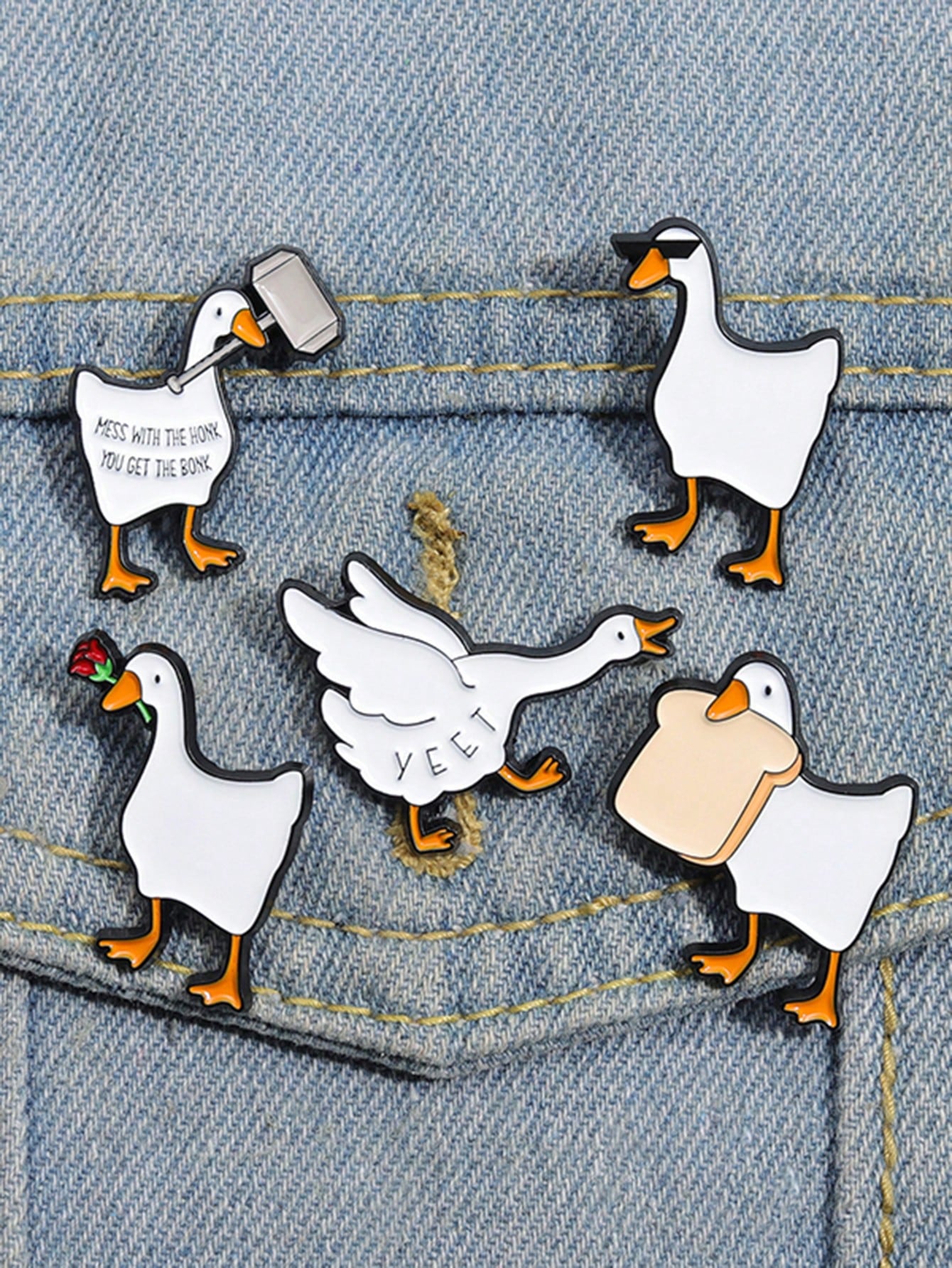 Introducing the QIHOO 5-Pack Goose Game Enamel Pins, a must-have customizable brooch set for fans of the viral 'Honk You Get the Bonk' game. Made with durable enamel, these pins are perfect as a gift or for adding some fun to your outfits. Embrace your love for the game with this one-of-a-kind set.