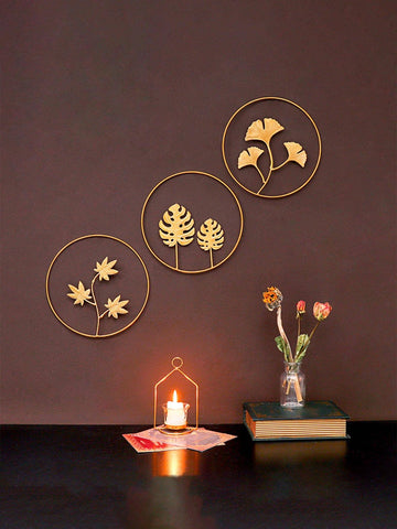 This stylish iron wall hanging set features a modern leaf design, making it the perfect decoration for any home. Crafted with high-quality iron, it adds a touch of sophistication to any space. Its sleek design and durable construction make it a long-lasting and elegant addition to your home decor.
