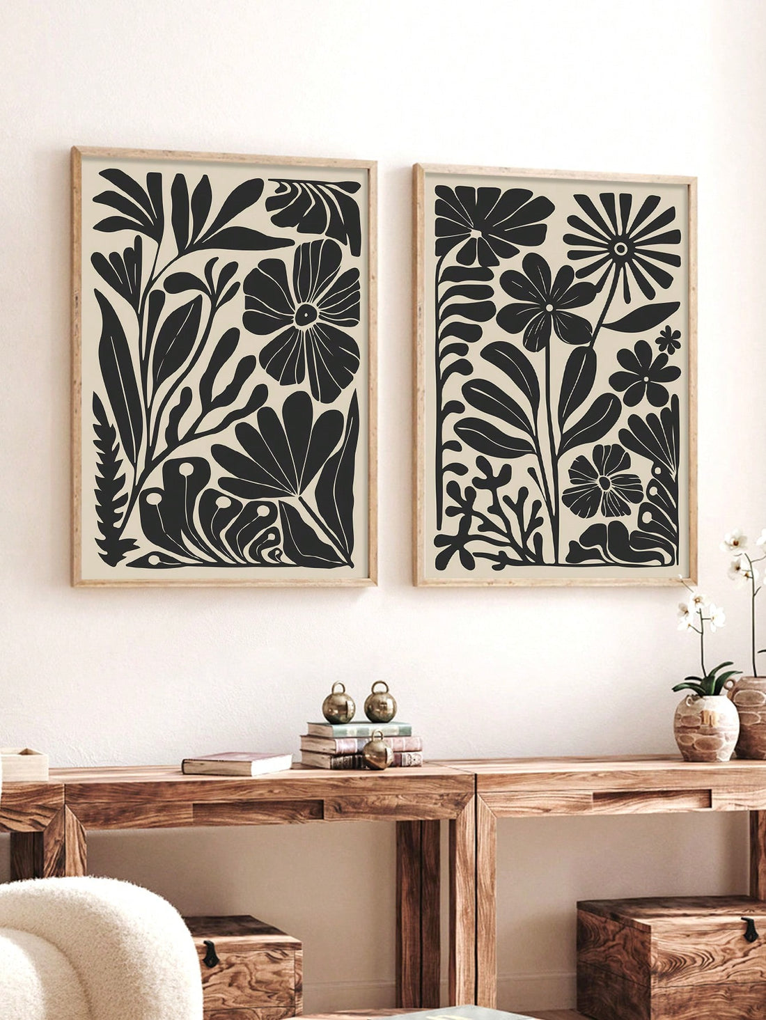 Enhance the charm of your bedroom with our Vibrant Bohemian Abstract Flower Canvas Art set. Featuring 2 unframed decorations, the colorful and abstract flower designs will add a vibrant touch to your room. Expertly crafted, these canvas pieces are the perfect addition for a charming and stylish bedroom.
